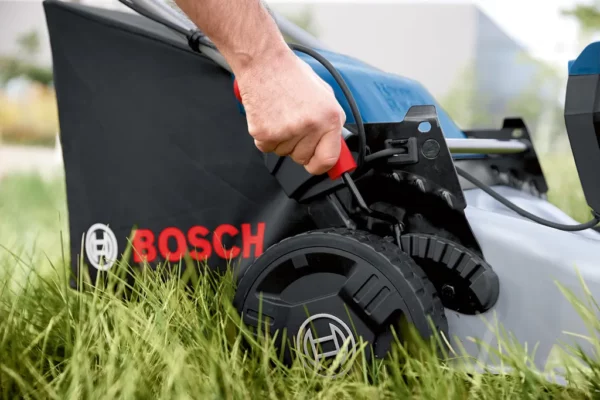 Bosch Professional 18V System Akku-Rasenmäher GRA 18V2-46 (Schnittbreite: 46 cm, 6-stufige Höheneinstellung, 60-Liter-Textil-Grasfangkorb, inkl. 2 x Isolierschlüssel, Mulcher)