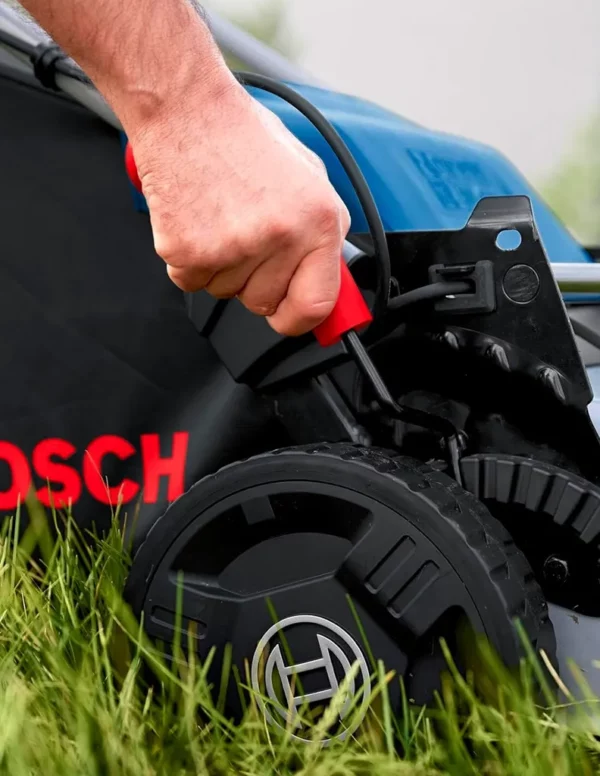 Bosch Professional 18V System Akku-Rasenmäher GRA 18V2-46 (Schnittbreite: 46 cm, 6-stufige Höheneinstellung, 60-Liter-Textil-Grasfangkorb, inkl. 2 x Isolierschlüssel, Mulcher)