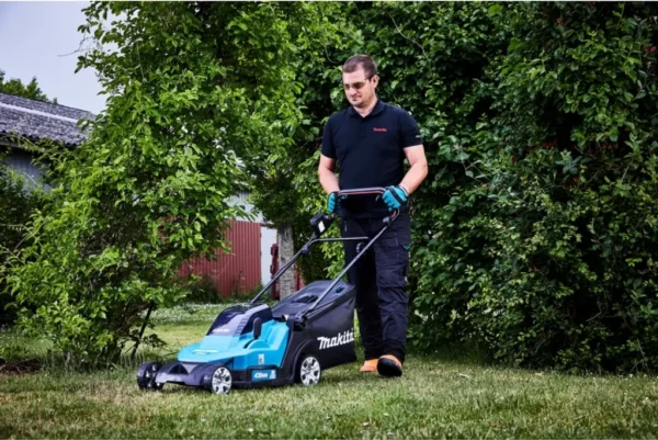 Makita DLM432Z Akku-Rasenmäher