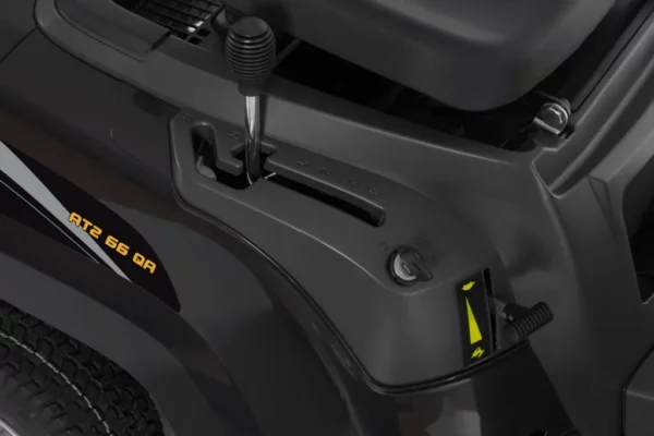 ALPINA Rasentraktor AT2 66 QA - 2-in-1 Schnittsystem