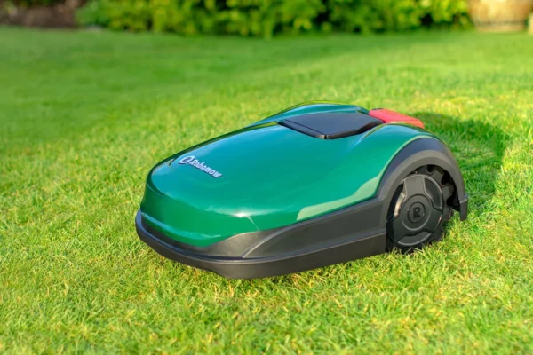 Robomow Rasenmäher RK2000 App gesteuert Alexa Mähroboter 2000qm 45% Steigung Schnittbreite 21cm selbstfahrend