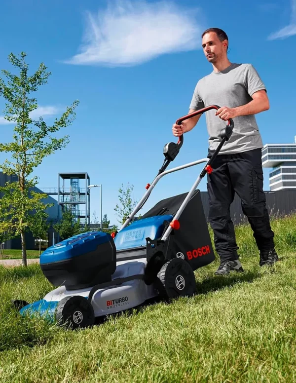 Bosch Professional 18V System Akku-Rasenmäher GRA 18V2-46 (Schnittbreite: 46 cm, 6-stufige Höheneinstellung, 60-Liter-Textil-Grasfangkorb, inkl. 2 x Isolierschlüssel, Mulcher)